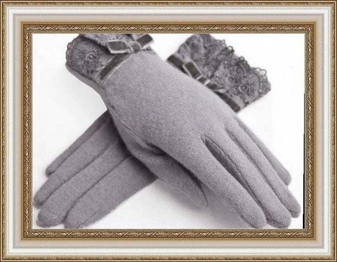 Elegant Lace gloves