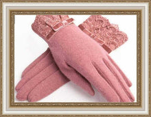 Load image into Gallery viewer, Elegant Lace gloves